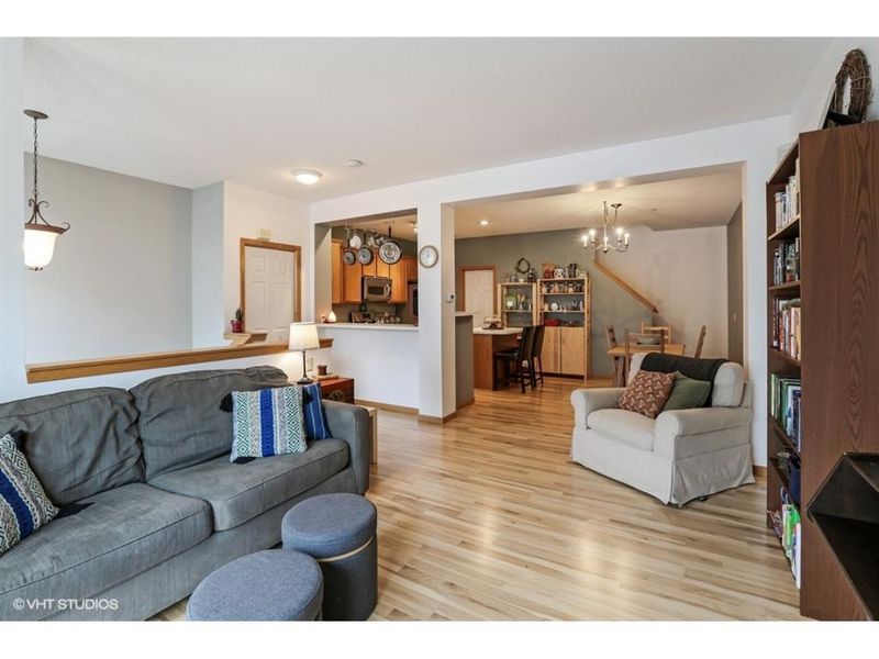 910 Fairfield Way, Minnetonka, MN 55305