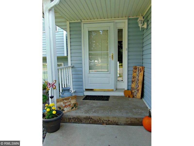 4759 Farmstead Dr, Monticello, MN 55362