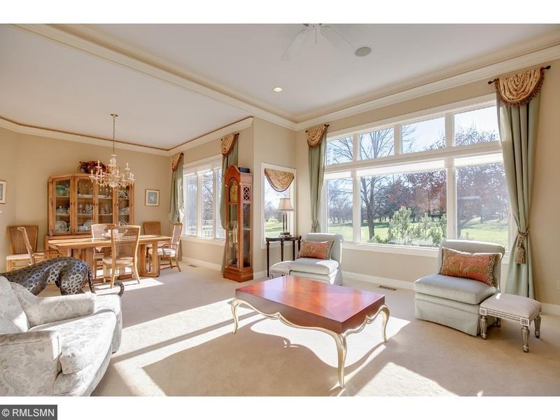 7055 Sarah Dr, Chaska, MN 55318