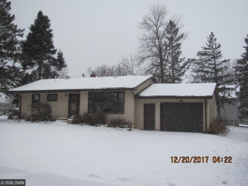 215 Hennepin Ave N, Isle, MN 56342