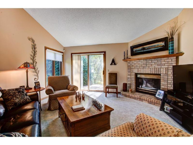 1216 Silverthorn Ct, Shoreview, MN 55126