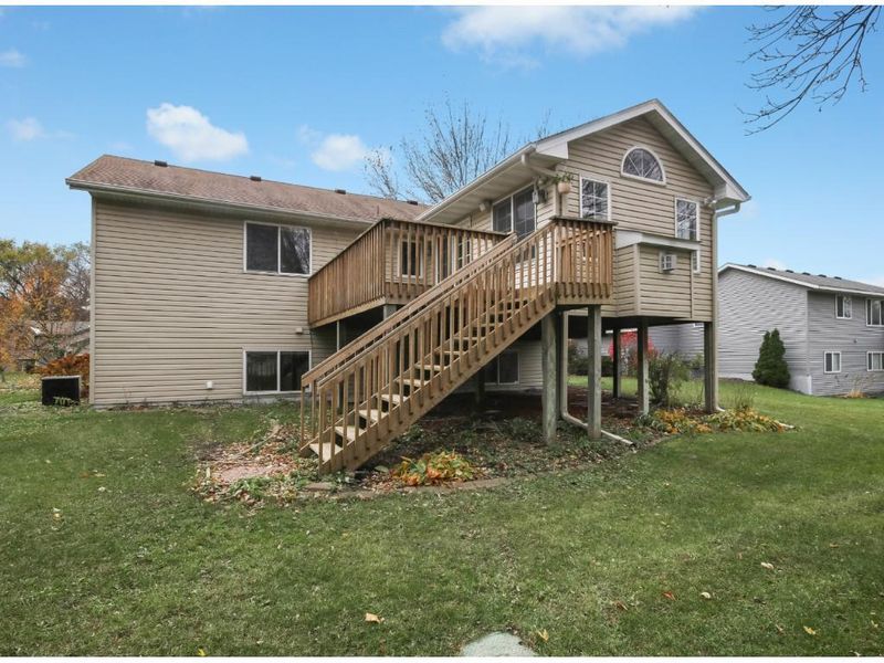 6243 River Mill Dr, Monticello, MN 55362