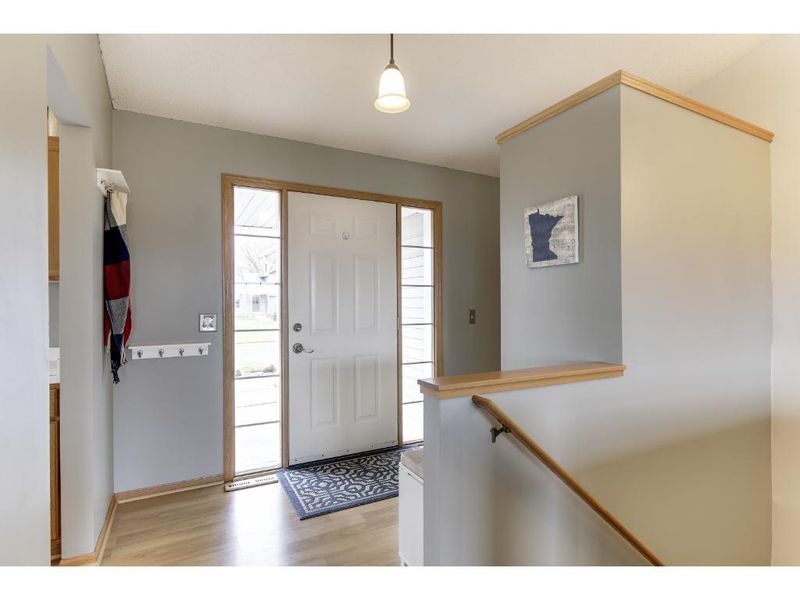 17522 Five Oaks Dr, Farmington, MN 55024