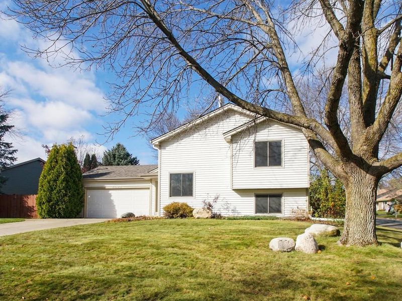14604 Hillshire Ln, Burnsville, MN 55306