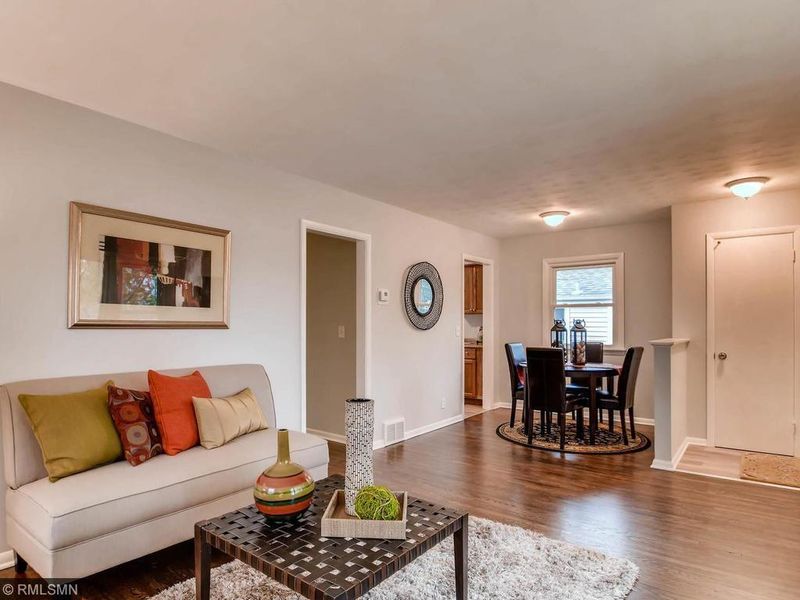 902 Morgan Ave N, Minneapolis, MN 55411
