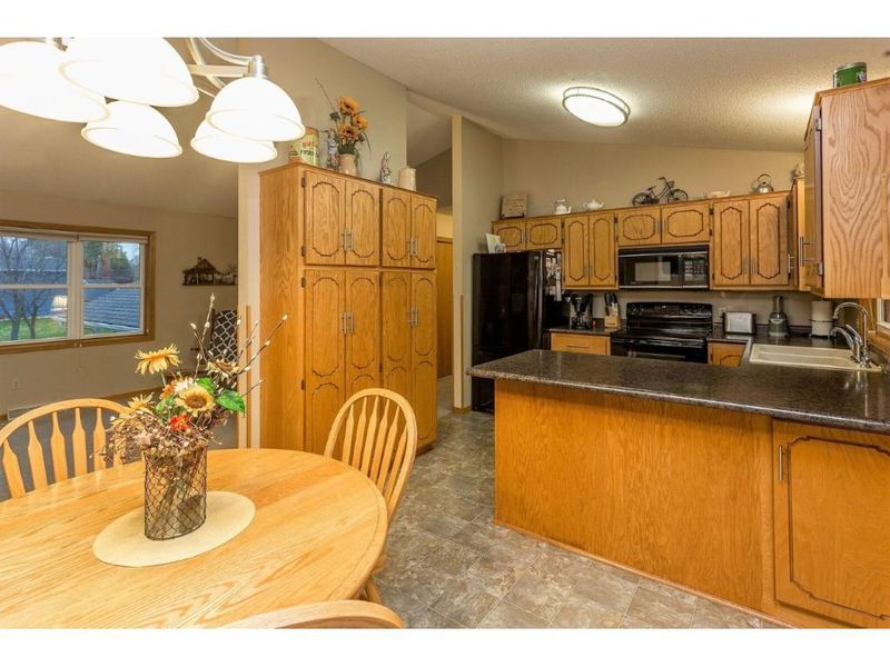 1704 York Dr, Saint Cloud, MN 56303