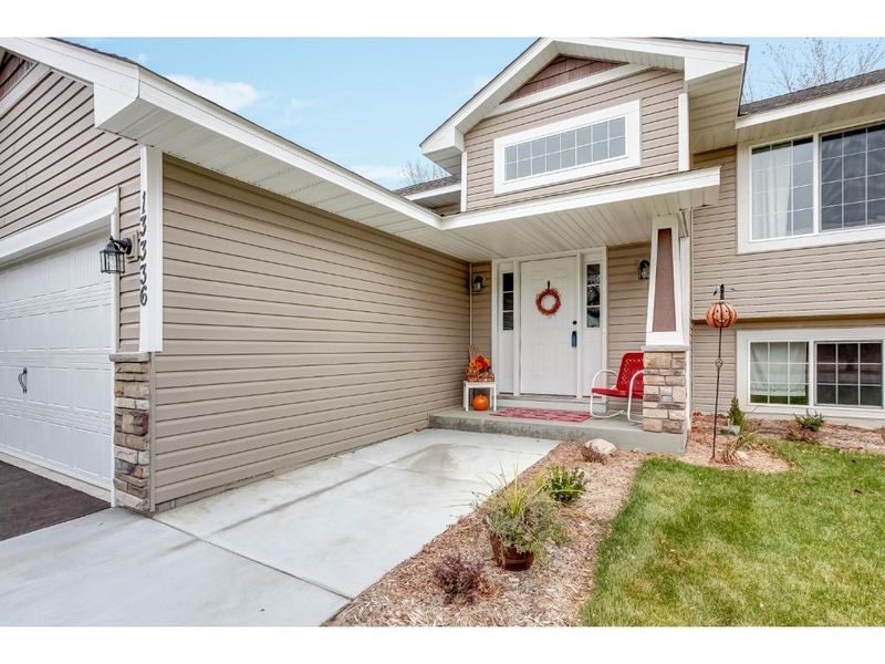 13336 Valley Forge Ln N, Champlin, MN 55316