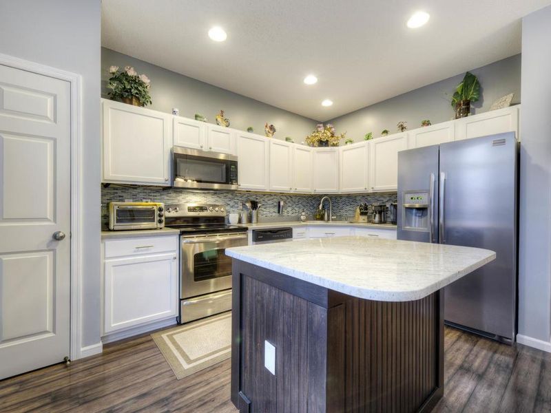 15729 Fox Cir, Apple Valley, MN 55124