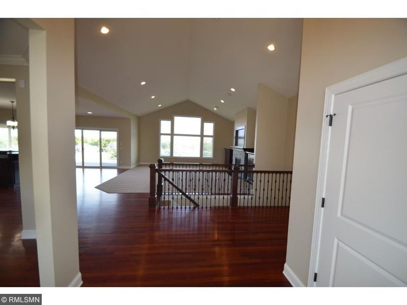 3027 Fairway Cir, Chaska, MN 55318