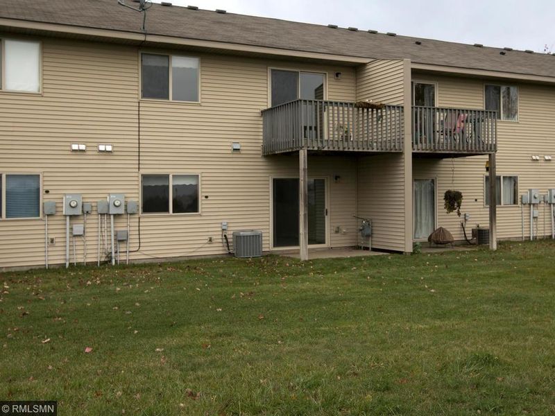 9156 Orchard Cir, Monticello, MN 55362