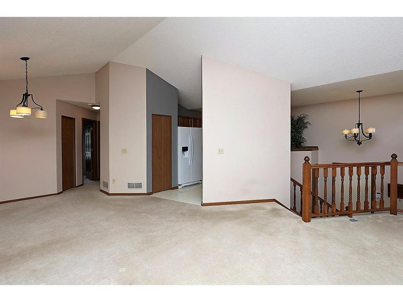 7371 Williams Ln, Eden Prairie, MN 55346