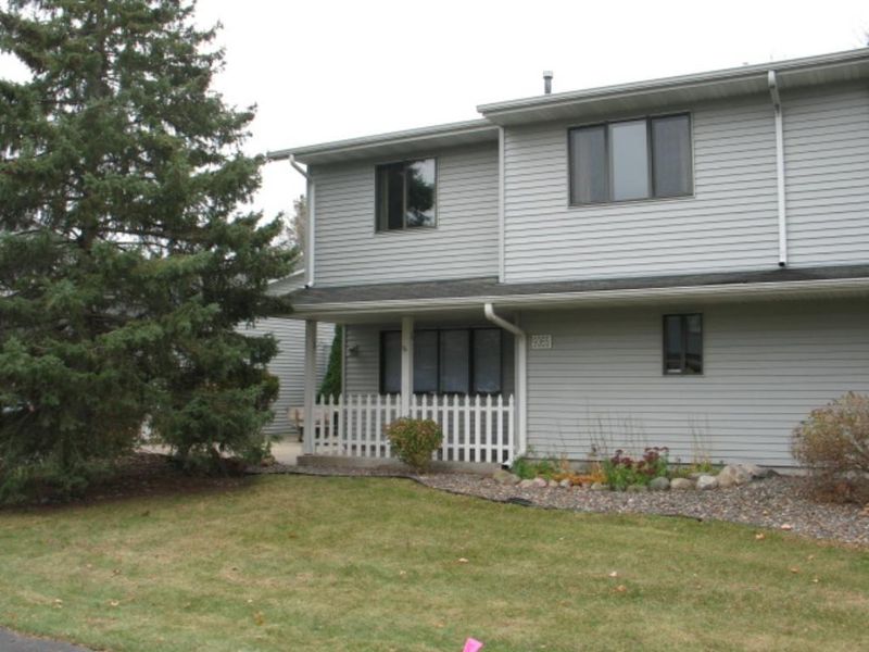 9365 Ranchview Ln N, Maple Grove, MN 55369
