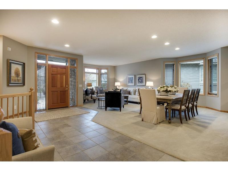 415 Waycliffe Dr S, Wayzata, MN 55391