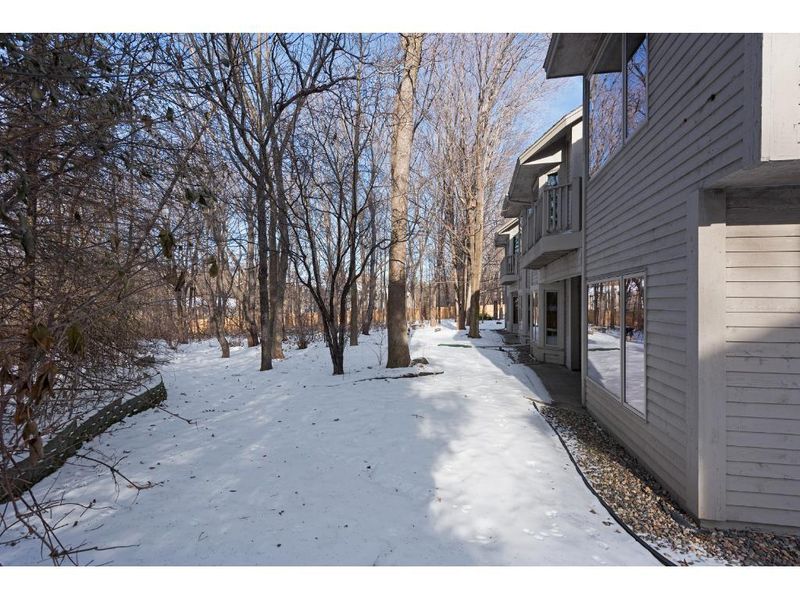 415 Waycliffe Dr S, Wayzata, MN 55391