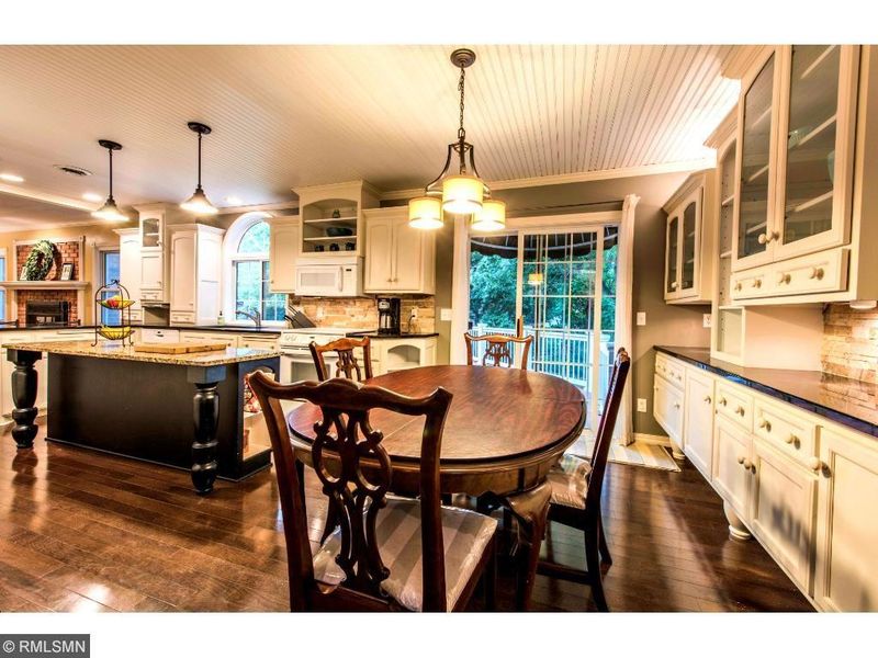 8901 Rosewood Ln N, Maple Grove, MN 55369