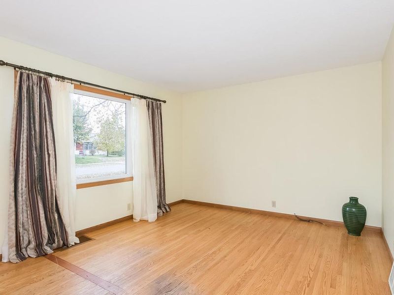 5200 Vincent Ave N, Minneapolis, MN 55430