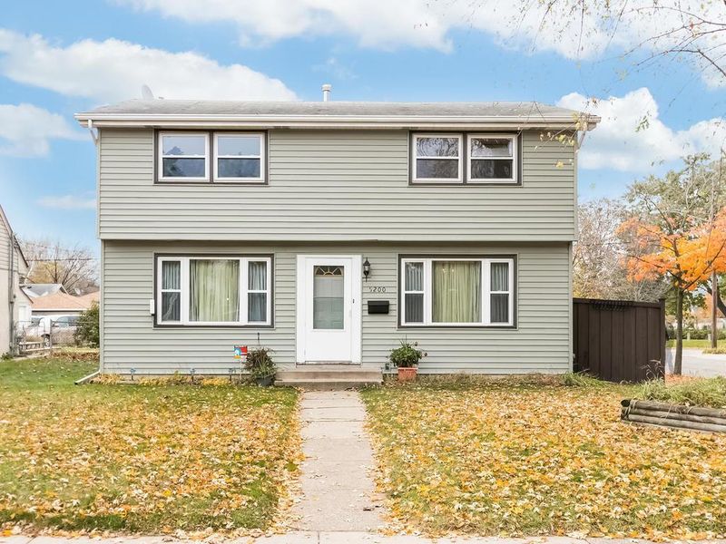 5200 Vincent Ave N, Minneapolis, MN 55430