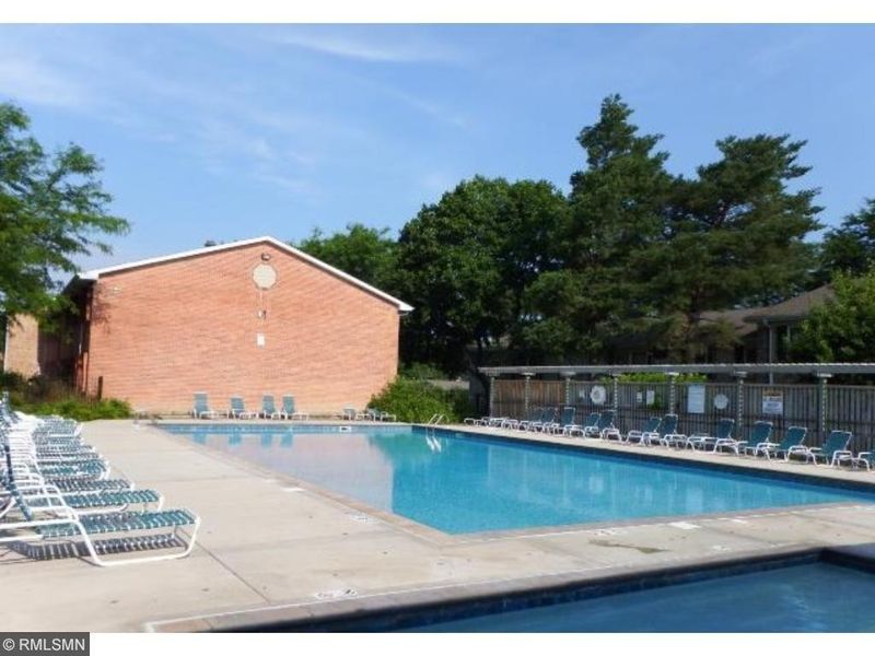 1012 Westbrooke Way #4, Hopkins, MN 55343