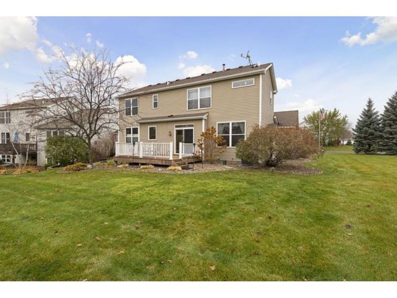 962 Lake Ridge Dr, Woodbury, MN 55129