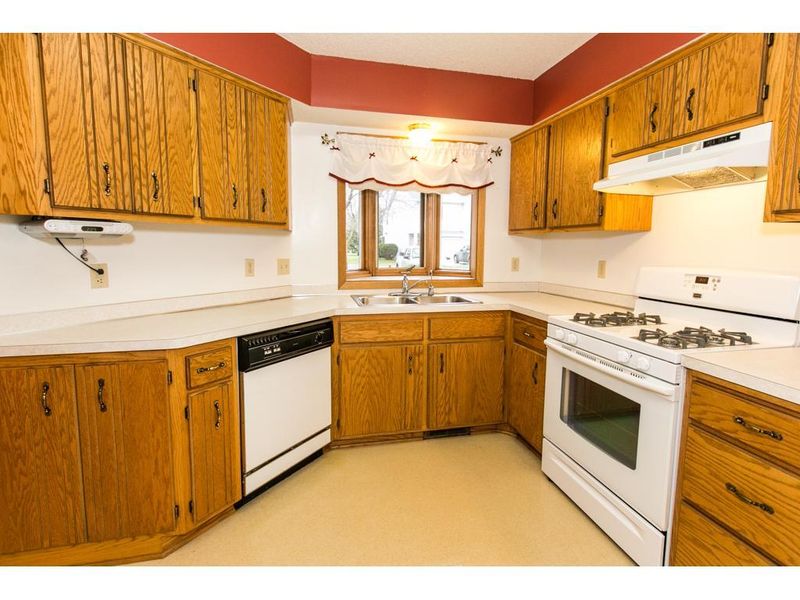 8819 Norway St NW, Coon Rapids, MN 55433