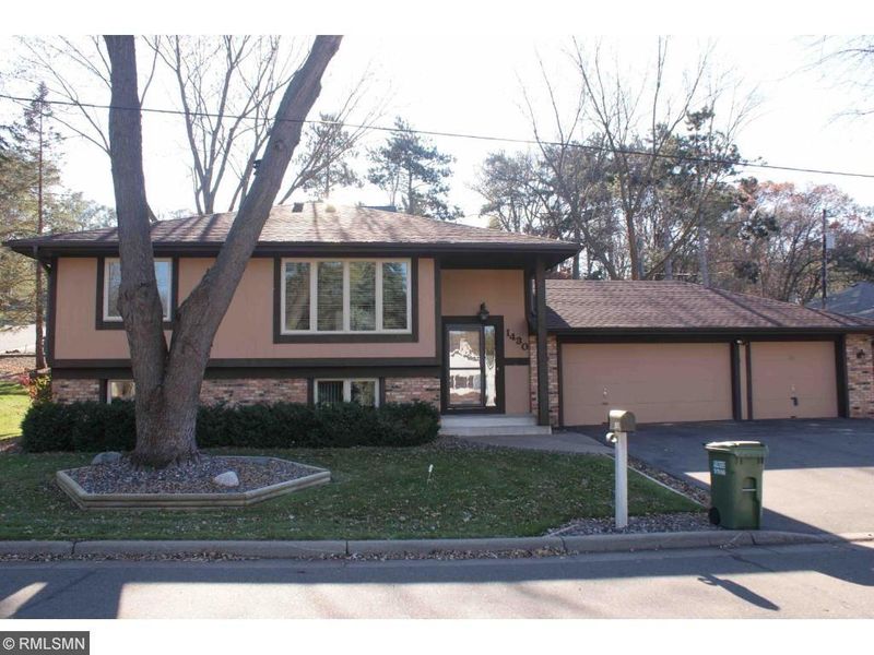 1430 Rice Creek Rd NE, Fridley, MN 55432