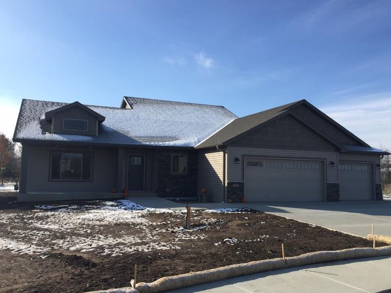 5926 Dover Castle Rd, Saint Cloud, MN 56303