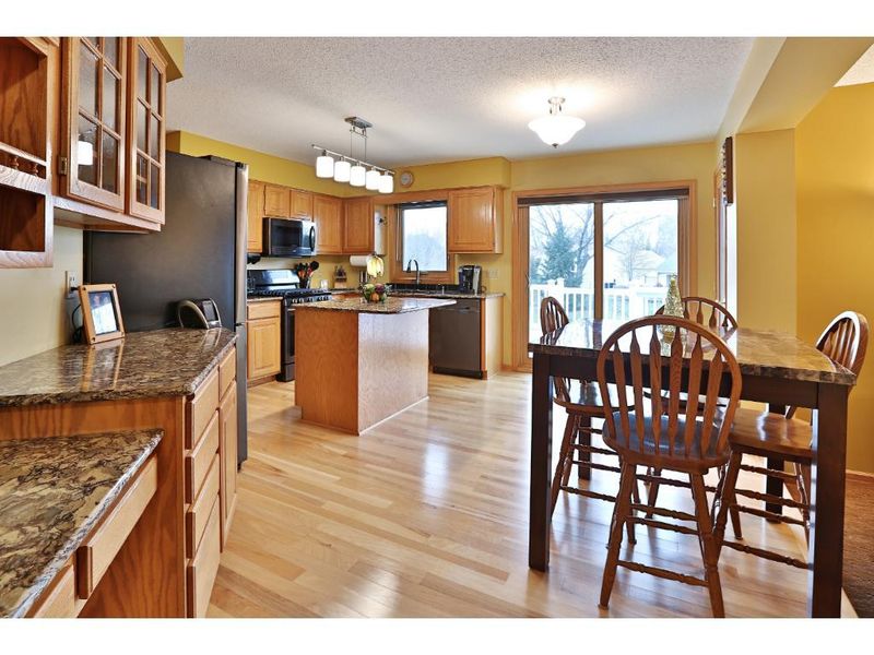 9442 White Oaks Trl, Champlin, MN 55316