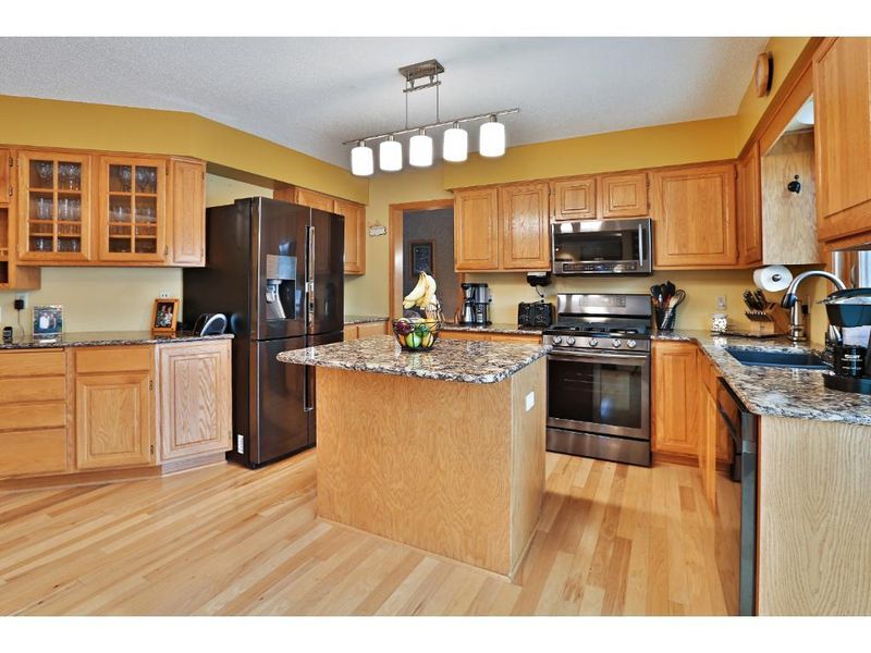 9442 White Oaks Trl, Champlin, MN 55316