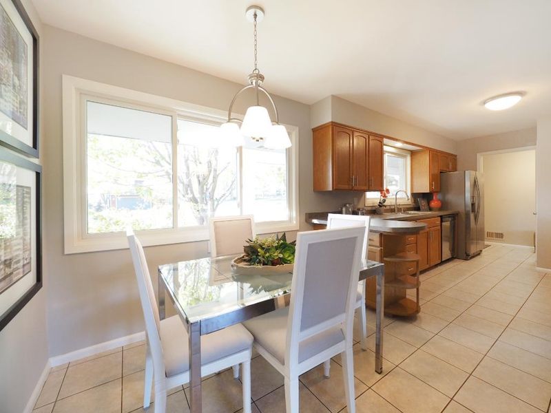 5601 Highwood Dr, Edina, MN 55436