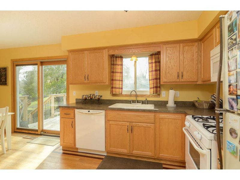 808 96th Ln NE, Blaine, MN 55434