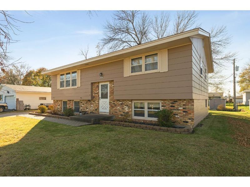 9383 Valley Forge Ln N, Maple Grove, MN 55369