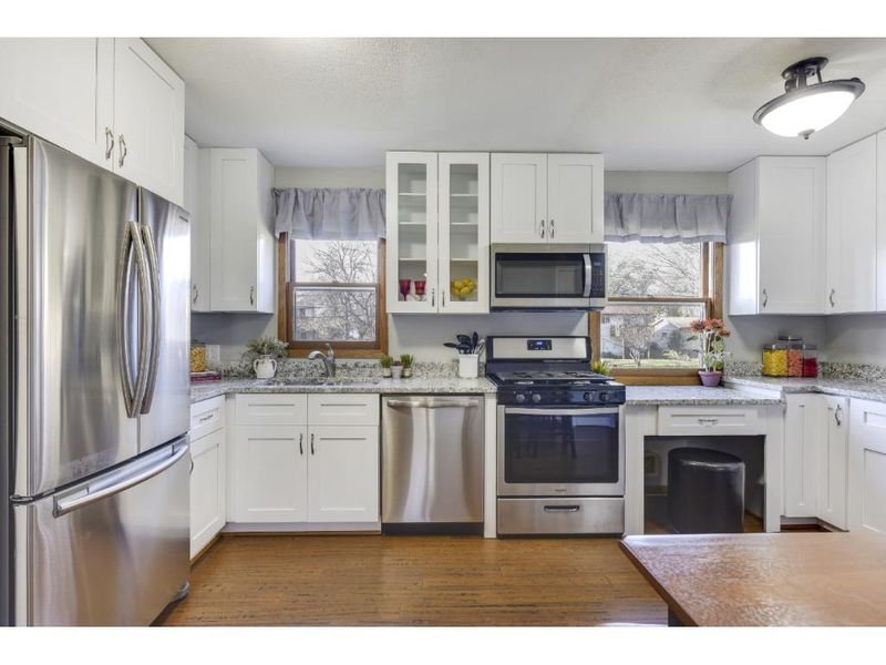 3231 Edgewood Ave N, Crystal, MN 55427
