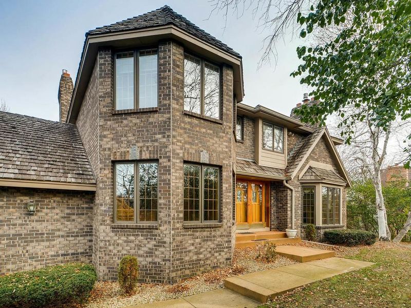 8275 Havelock Ct, Apple Valley, MN 55124