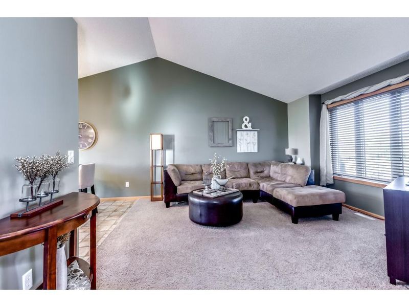 205 Pine St, Belle Plaine, MN 56011