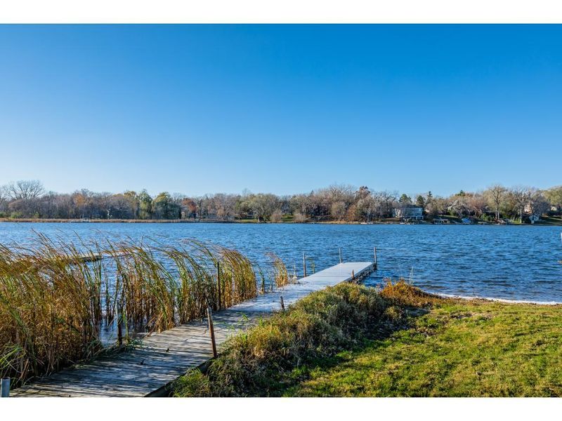 632 Heinel Dr, Roseville, MN 55113