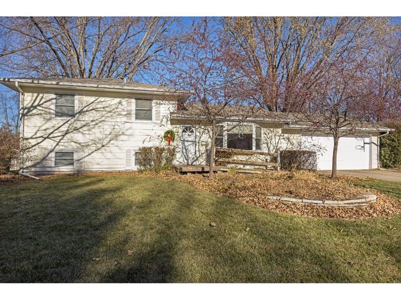 324 W 3 1/2 St, Waconia, MN 55387
