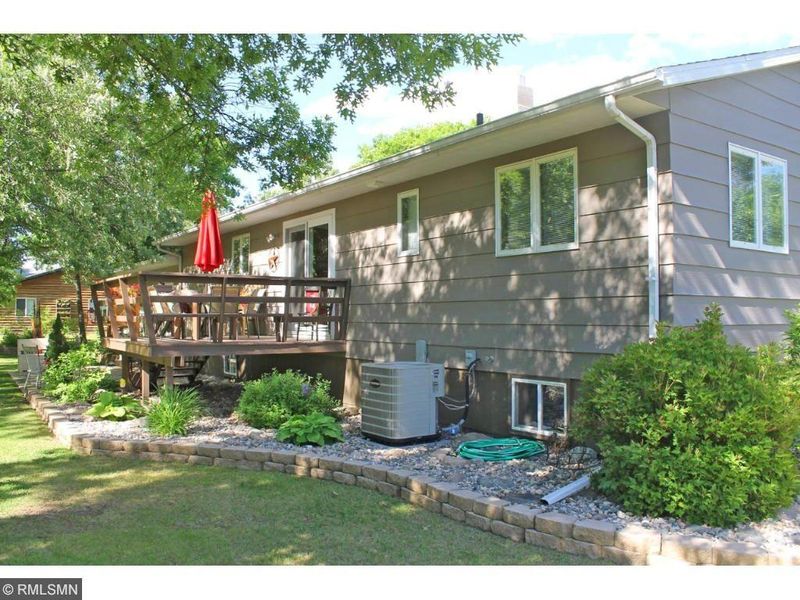 41 Hickory Ave NW, Menahga, MN 56464