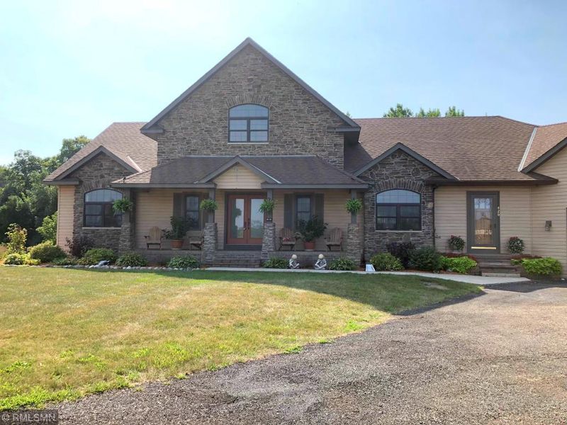 420 Doppy Ln, Le Sueur, MN 56058