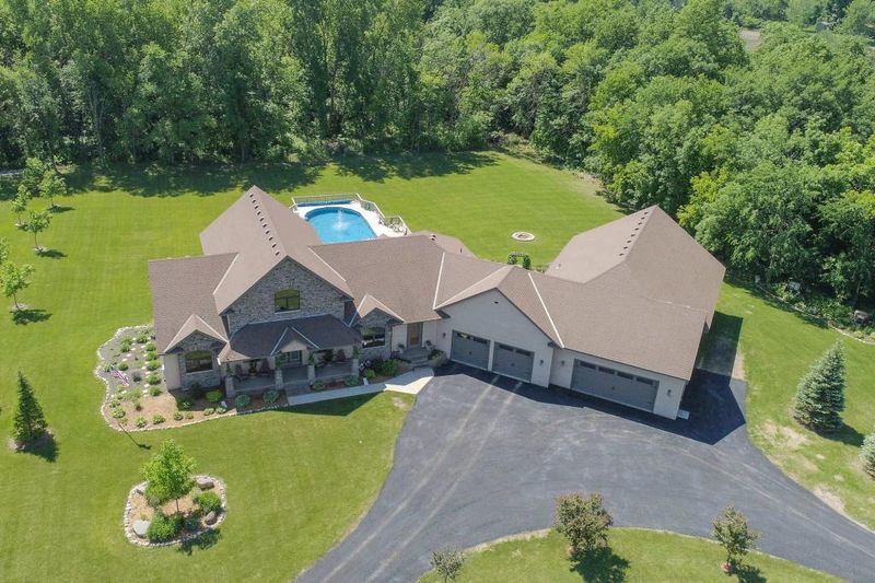 420 Doppy Ln, Le Sueur, MN 56058