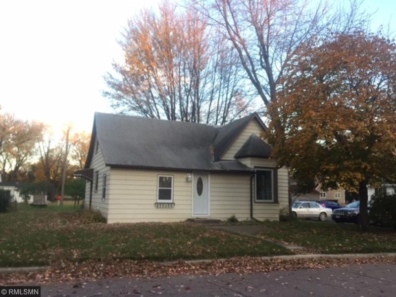 106 Oak St N, Lester Prairie, MN 55354