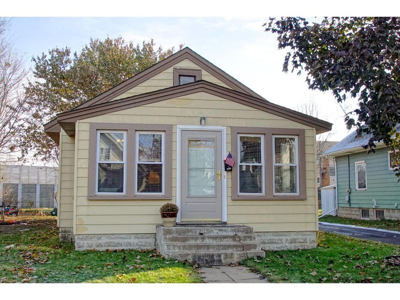 2311 7th St NE, Minneapolis, MN 55418