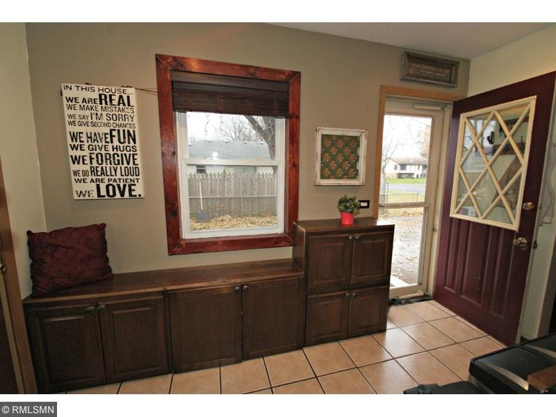 5906 York Ave N, Brooklyn Center, MN 55429
