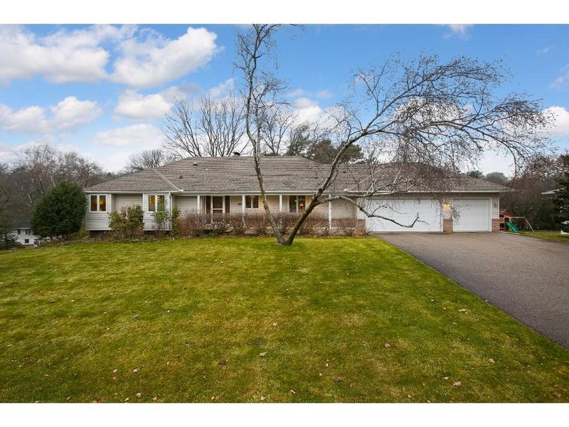 5524 Mirror Lakes Dr, Edina, MN 55436