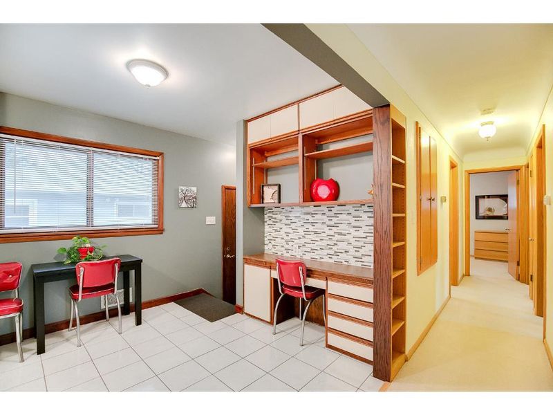 171 Logan Avenue E, West Saint Paul, MN 55118