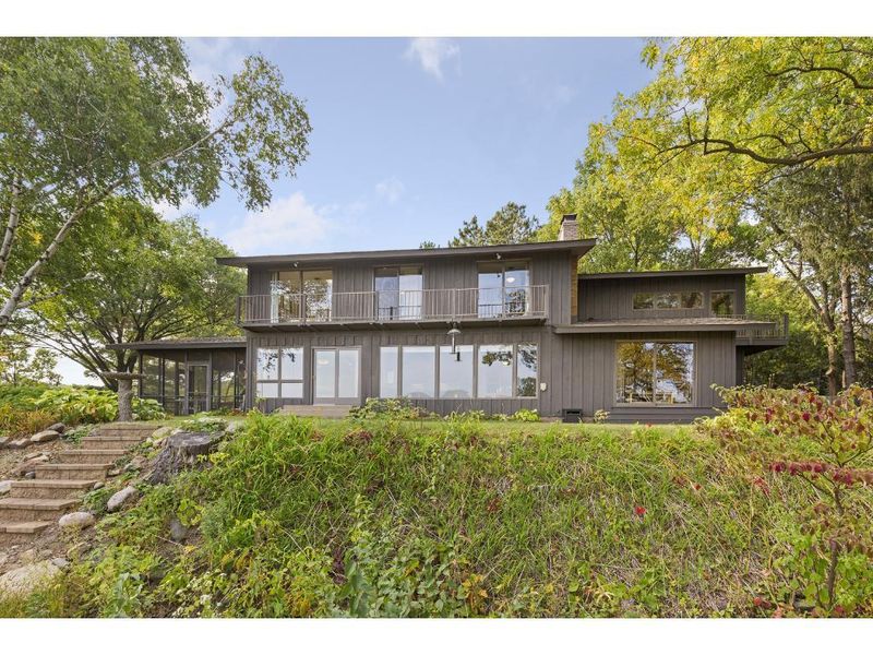 913 Broadway St N, Stillwater, MN 55082