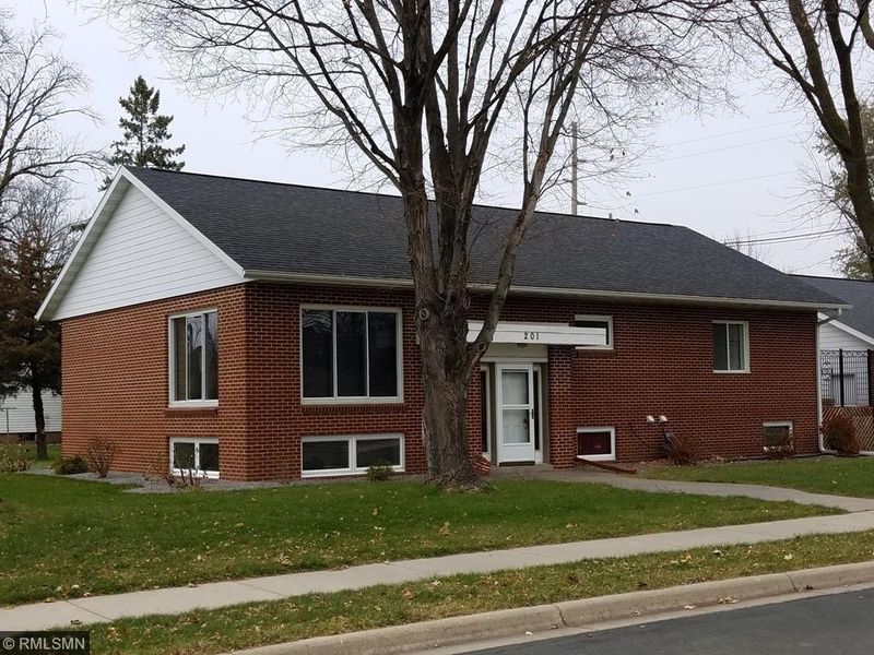 201 3rd St SE, New Prague, MN 56071