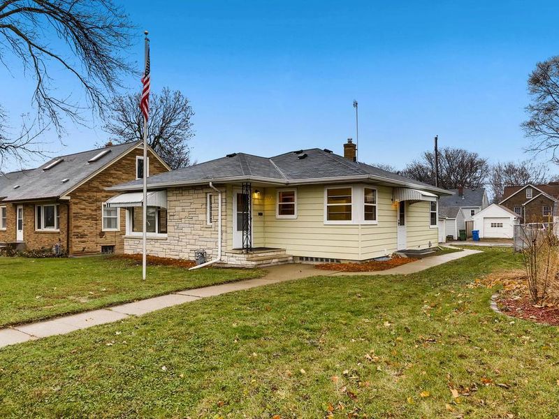 1592 Hamline Ave N, Saint Paul, MN 55108