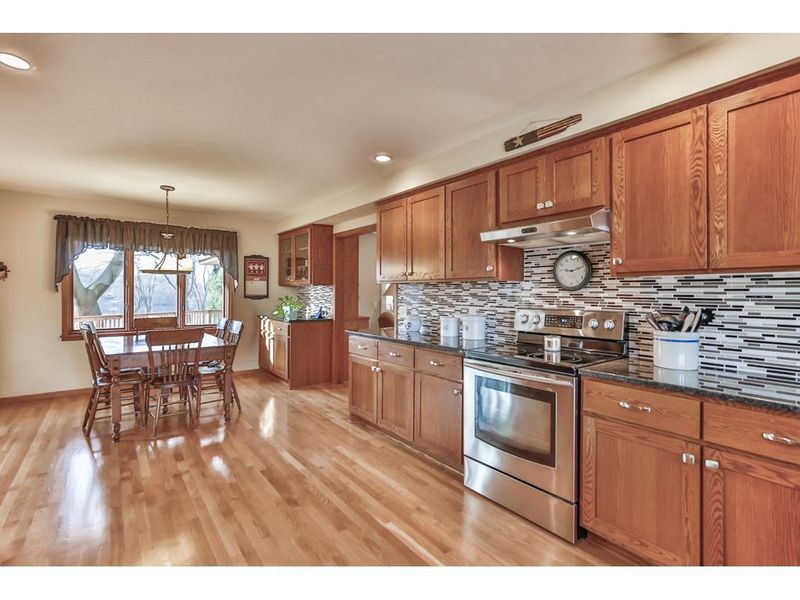 1711 Bendemere Ln, Anoka, MN 55303