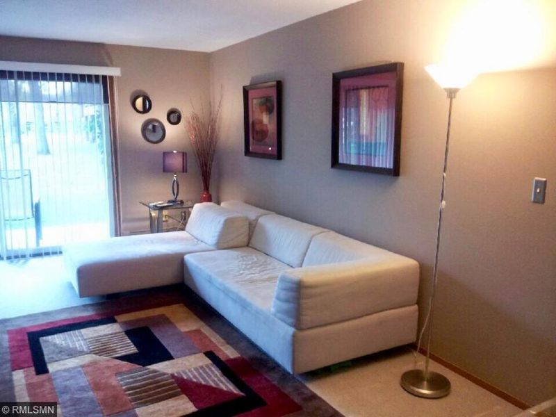 2250 Midland Grove Rd #103, Roseville, MN 55113