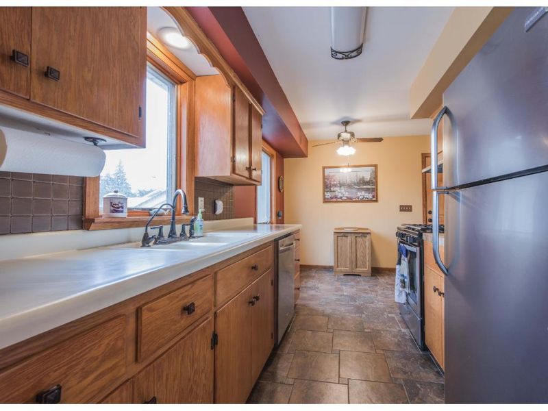 3313 62nd Ave N, Brooklyn Center, MN 55429